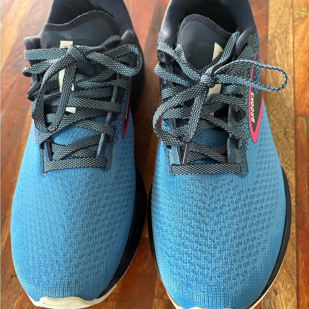 Brooks Blue and Pink Athletic Shoes with Sleek Design